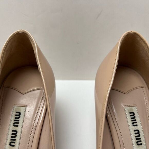Miu Miu Embellished Patent Leather Tan Pumps Pedestal Kitten Heel Beige Sz 36.5 - Picture 6 of 13